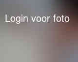 Het zou geen baby-log worden maar ja...als ik geen baby post dan komt er even helemaal niks. Maak verder even niet zo veel mee dus toch maar een plaatje van Pa met zijn larfje...
