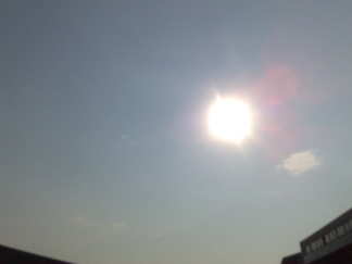 moet jullie teleurstellen,het is onbewolkt