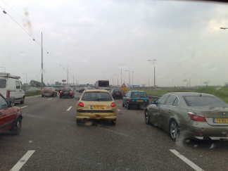 Zelfs vliegtuigen staan in de file