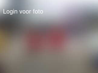 Even aanmeren bij de bakker en dan ontbijt op het water.