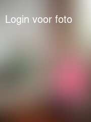 Toeschouwers, het lijken geliefden maar zijn neef en nicht...in sommige culturen sluit het een het ander niet uit trouwens