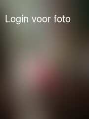 Toeschouwers, het lijken geliefden maar zijn neef en nicht...in sommige culturen sluit het een het ander niet uit trouwens