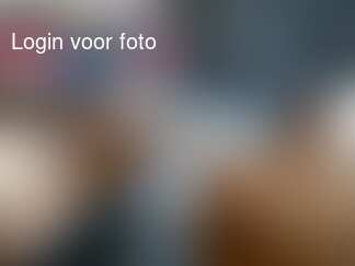 Mannetje doet nog maar eens een auto video op youtube