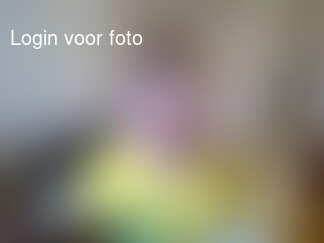 Chocopasta snor...lijkt Chiel
 Montagne wel... Of Wubbo Ockels in vroeger jaren.