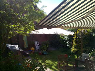 Ga het terras maar eens open gooien...