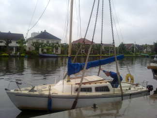 Bootje uit het water