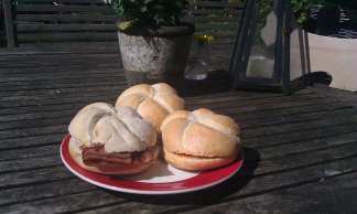 Broodjes in de bedrijfskantine...op het terras uiteraard!