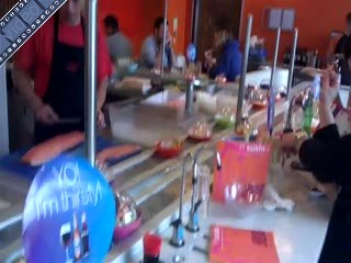 Dat is weer eens wat anders, sushi van de lopende band