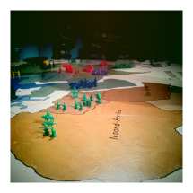 Hier zat ik nog lekker onbezorgd in marakech aan de koffie, tot
 grote gemene Hans kwam...