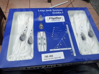 Luie Sjaak te monteren, dat wordt de mast in