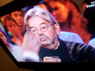 Ben helemaal klaar met debatten etc maar het zure gekraakt van de professor vind ik nog wel even leuk! 