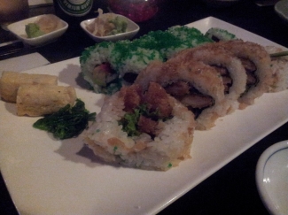 Nog niet eerder gedaan, met mijn schoenen uit in een restaurant op de grond zitten. 