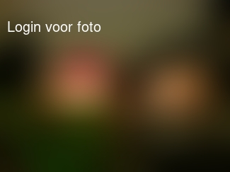 Avond valt in ons dorp in aanbouw. Eline erg creatief bezig geweest. 