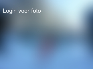 Broodjes halen. Nog een strak blauwe dag voor de boeg zo te zien