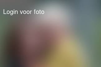 Met haar kleine vriendje 