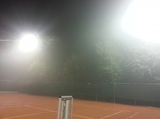 Het werd tennissen in de mist om 23:45 ;) 