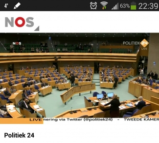 Keek of ome Roon het debat overleeft maar ja, nu rijdende rechter... Dat is pas een debat!  #heerlijkeburenruzie