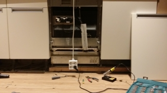 Avondprojectje, proberen de vaatwasser te repareren. 