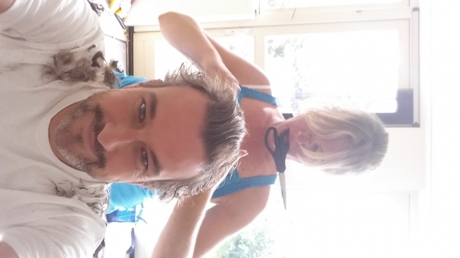 Wiek was het zat en doet het nu zelf