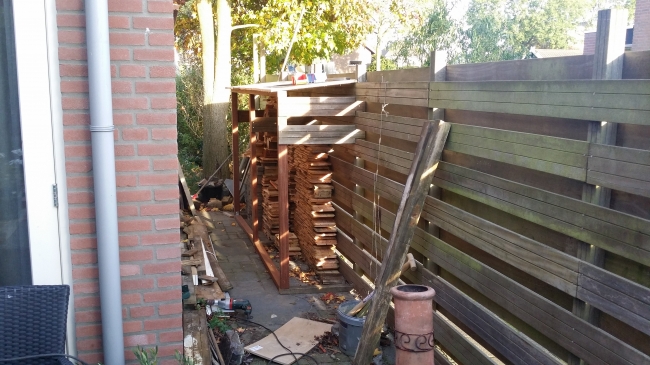 Houthok na dag 1, nu biertje en morgen verder. 