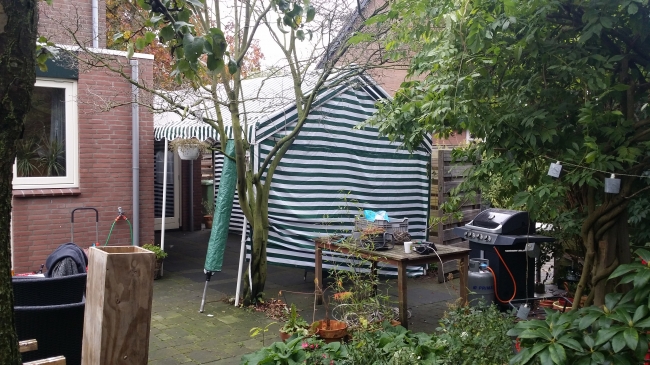 Zo, de tent staat! 