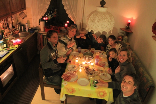 In onze boeren keuken. Heel wat uurtjes gezeten... 