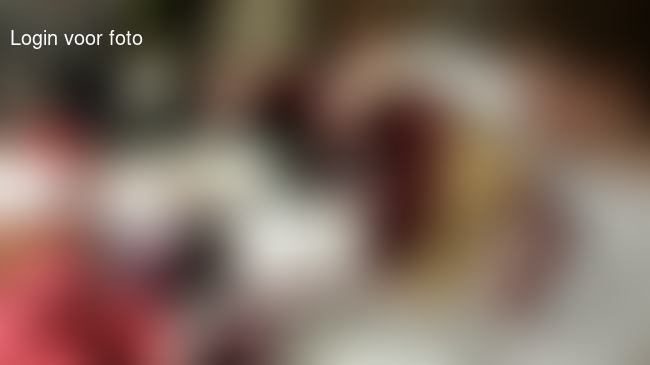 Kindertjes verzorgen toetje