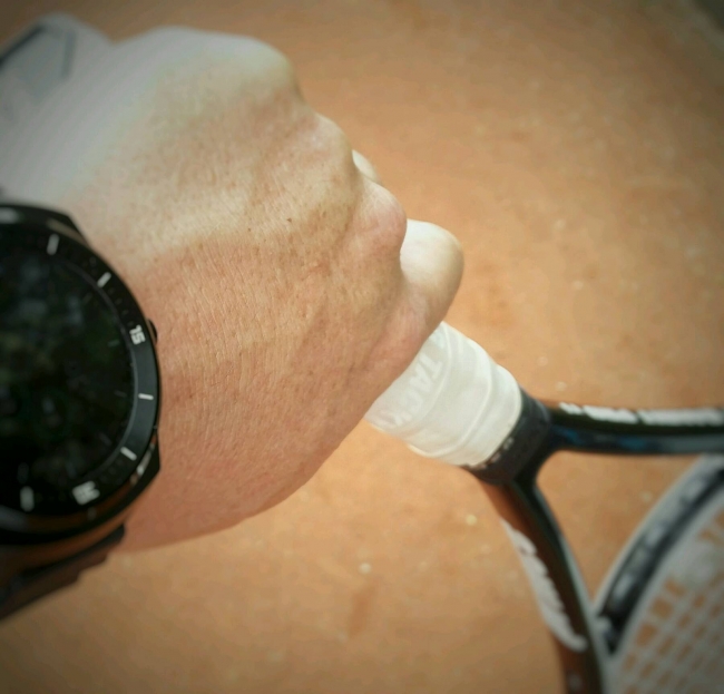 Met monitoring van live systeem om de arm lekker de dag beginnen met balletje slaan .