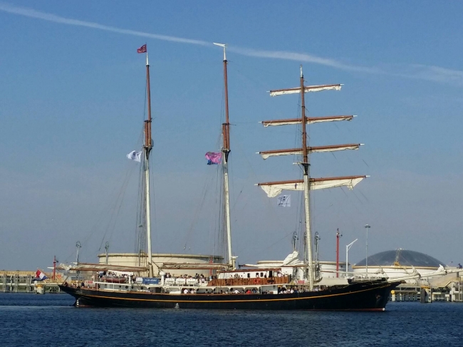 Daar is onze boot voor vanavond 