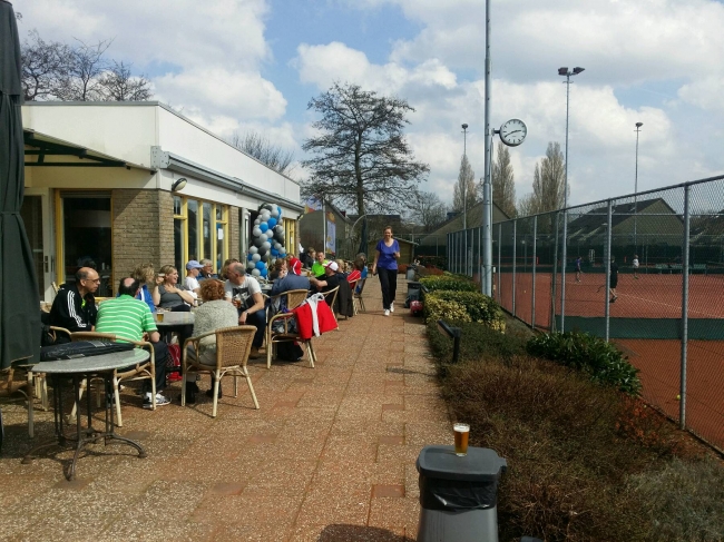 Wat een topdag. Zonovergoten terras en veel tennis!  Heeeerlijk
