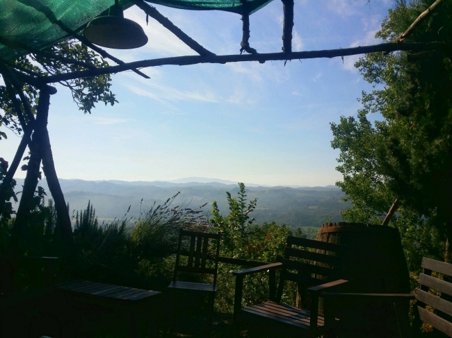 Genieten van uitzicht in de ochtend