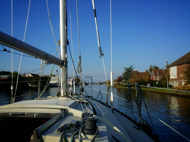 Zeiltjes eraf en nog even lekker varen