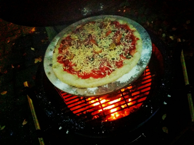 Halloween starten met een pizza op het ei