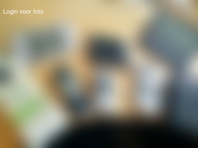 Kantoor opruimen... Een greep uit de oude meuk. Sommige dingen halen toch de vuilnisbak niet