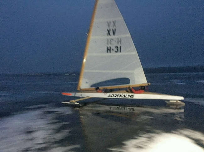 Avondzeilen...Opeens is er dan wel wind