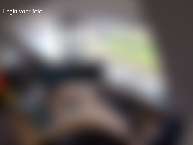 Zo blij met opgeruimde kantoor...nu knallen!