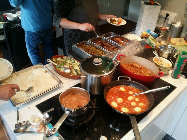 Kampioenschap afsluiten met rijsttafel met de buurtjes
